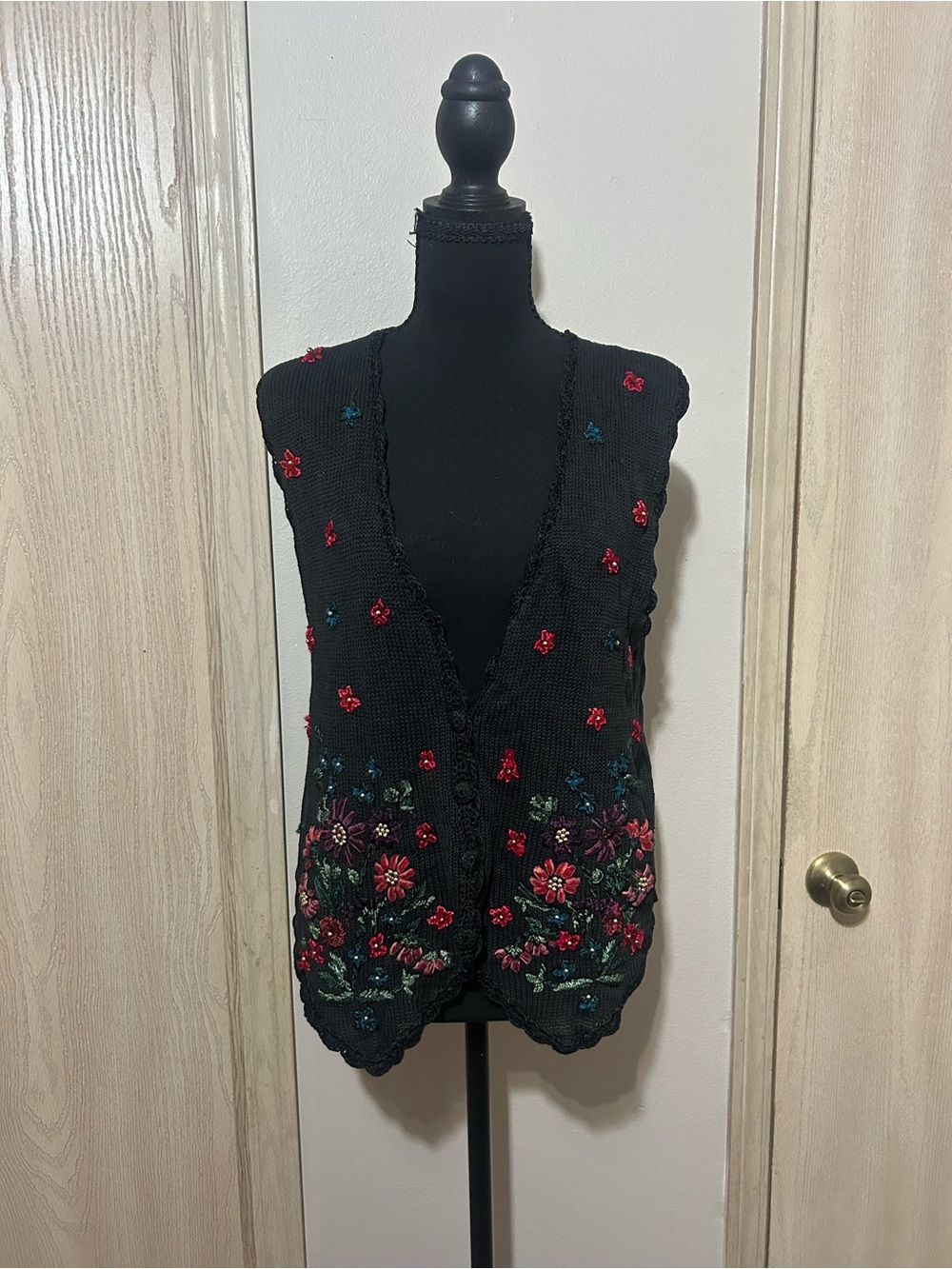 Erika Black Sleeveless V-Neck Embroidered Floral Top